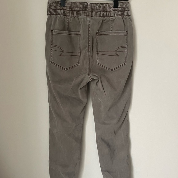 American Eagle Outfitters Lyocell Blend Cargo Pants Relaxed Fit Size 6 - Picture 5 of 9